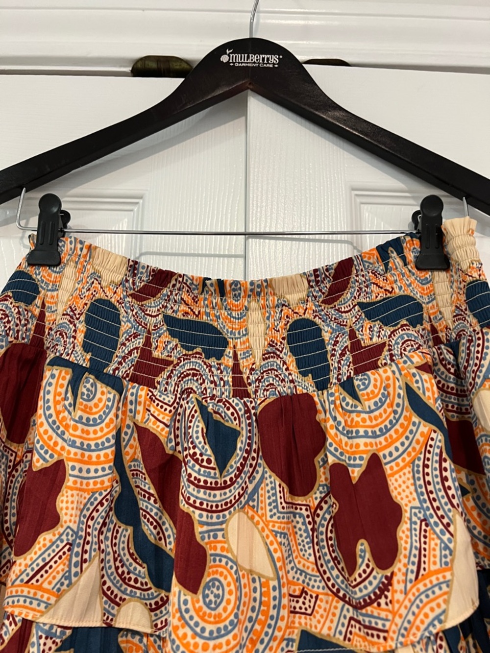 Anthropologie tiered ruched short skirt. Size XL. Peach, blue, maroon print. - Picture 2 of 4